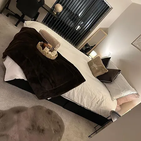 Luminous Leeds Getaway For 4 Perfect For Work & Relaxation Free Wi-Fi