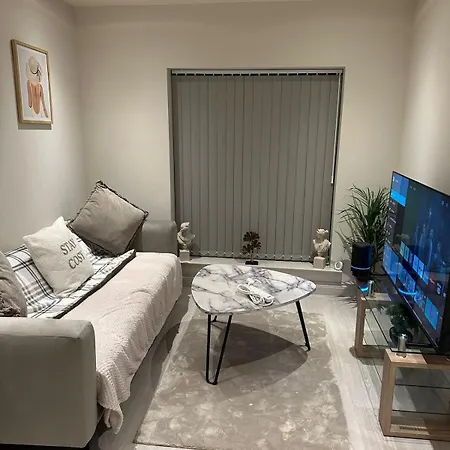 Apartment Luminous Leeds Getaway For 4 Perfect For Work & Relaxation Free Wi-Fi