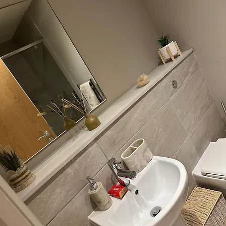 Apartment Luminous Leeds Getaway For 4 Perfect For Work & Relaxation Free Wi-Fi Leeds (West Yorkshire)