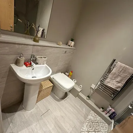 Apartment Luminous Leeds Getaway For 4 Perfect For Work & Relaxation Free Wi-Fi Leeds (West Yorkshire)