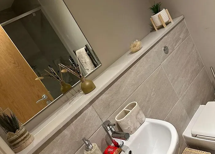 Апартаменти Stylish In The Heart Of Centre Лідс